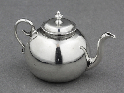 18th Century Dutch Silver Miniature Teapot - Johannes van Geffen